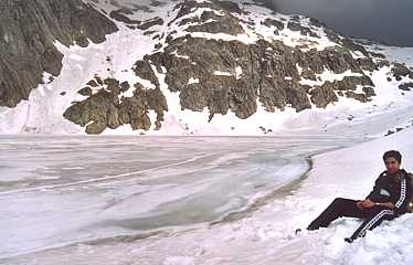 Il lago di Cima d'Asta completamente ghiacciato